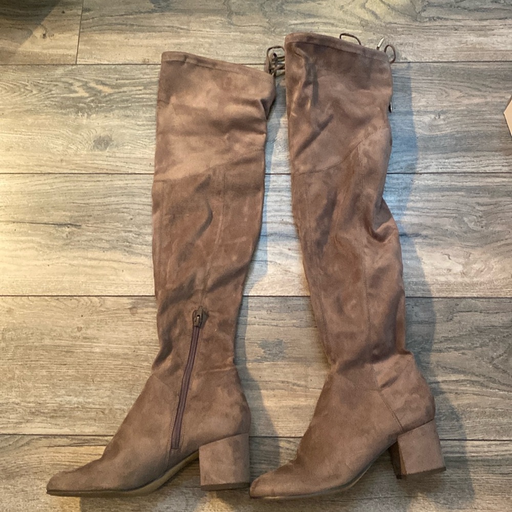Ivanka Trump over the knee boots